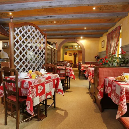 Maison Turenne فندق 4*