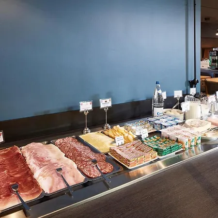 Maison Turenne Hotel 4*