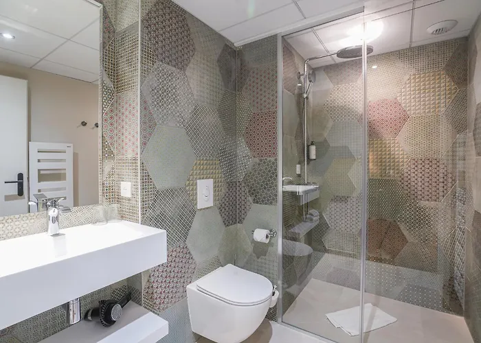 Maison Turenne מלון